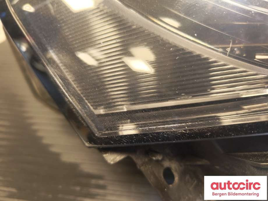 Frontlykt høyre xenon til Audi A4 2007-2014 (Type IV) (B8) (B8) (AUDI|8K0 941 030 AJ|)