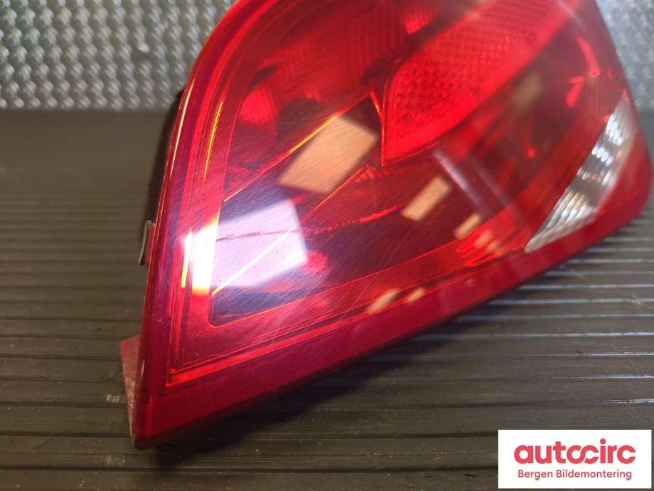 Baklykt høyre indre til Audi A4 2007-2014 (Type IV) (B8) (B8) (AUDI|8K5 945 094 D|)