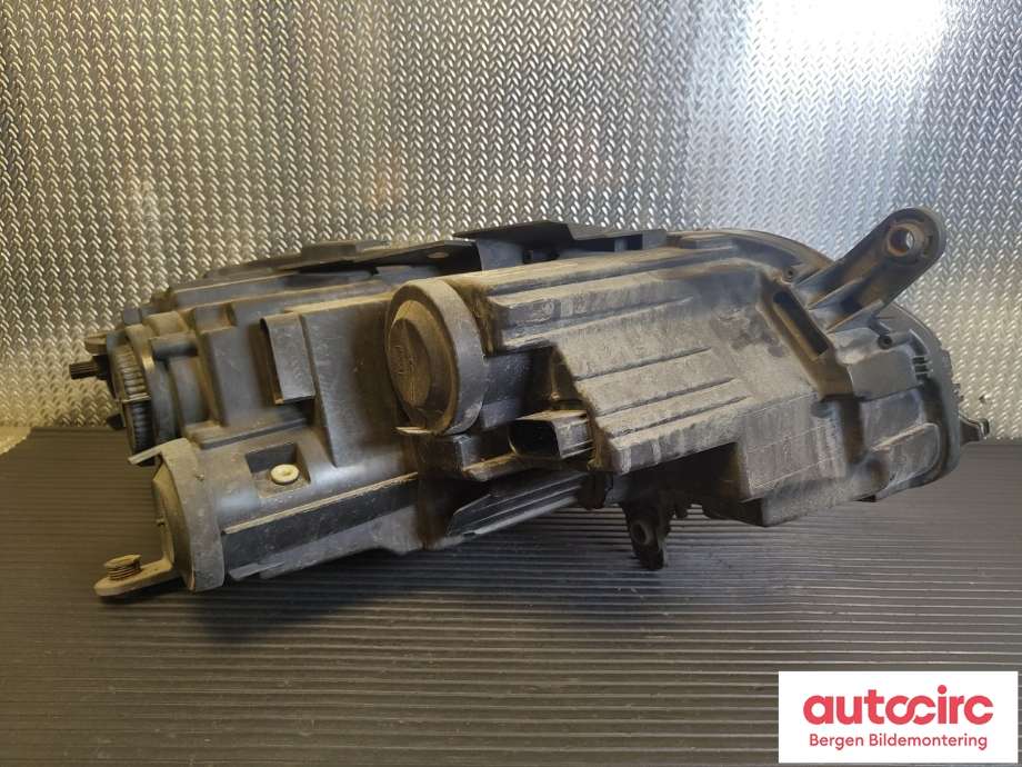 Frontlykt venstre halogen til VW Passat 2011-2015 (B7) (B7) (VOLKSWAGEN|3AB 941 005|)