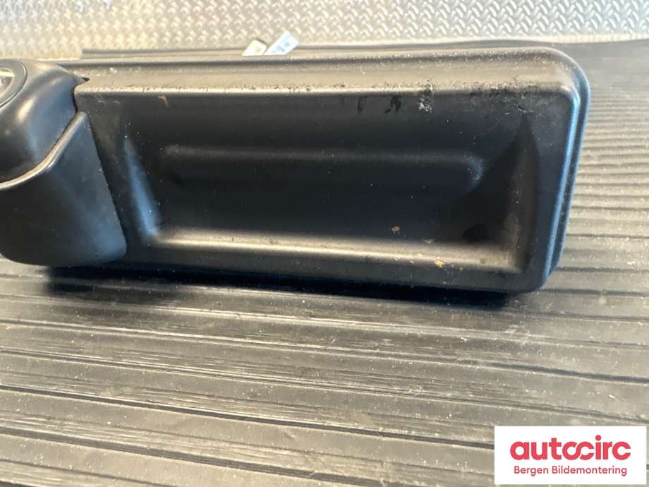 Bryter baklukeåpner til Kia e-Soul 2019-->> (Type III)  (KIA|99240J2100|)