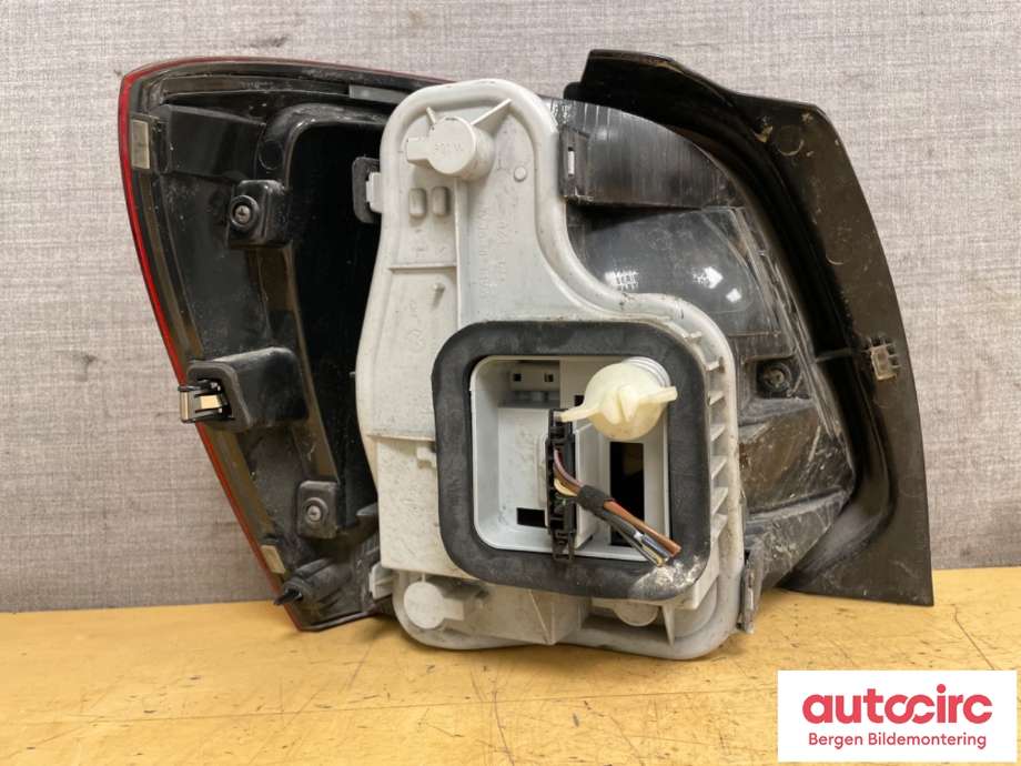 Baklykt høyre til VW Polo 2009-2014 (Type V, Fase 1)  (VOLKSWAGEN|6R0 945 258 A|)
