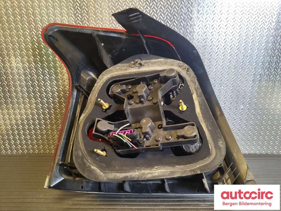 Baklykt høyre til Toyota Avensis 2003-2008 (Type II)  (TOYOTA|8155105140|)