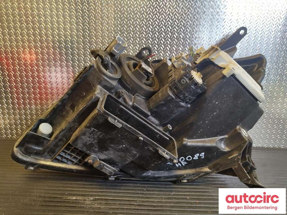 Frontlykt høyre halogen til Toyota Avensis 2003-2008 (Type II) (TOYOTA|8113005190|)