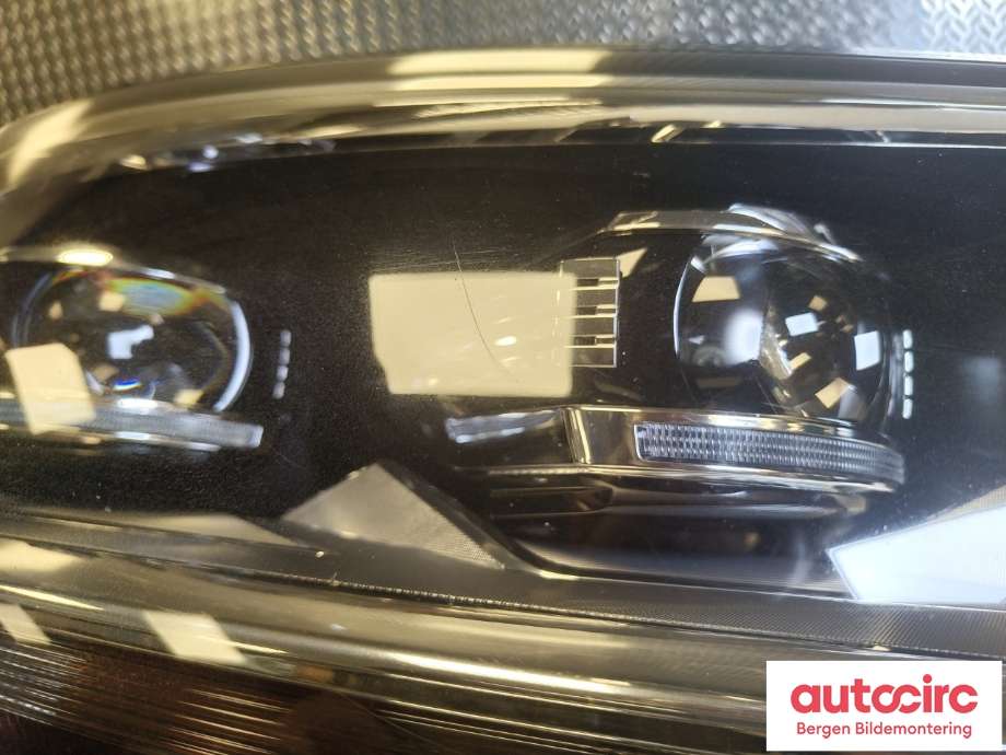 Frontlykt høyre halogen til VW Transporter / Caravelle 2019-->> (T6.1) (T6.1) (VOLKSWAGEN|7E1 941 774|)