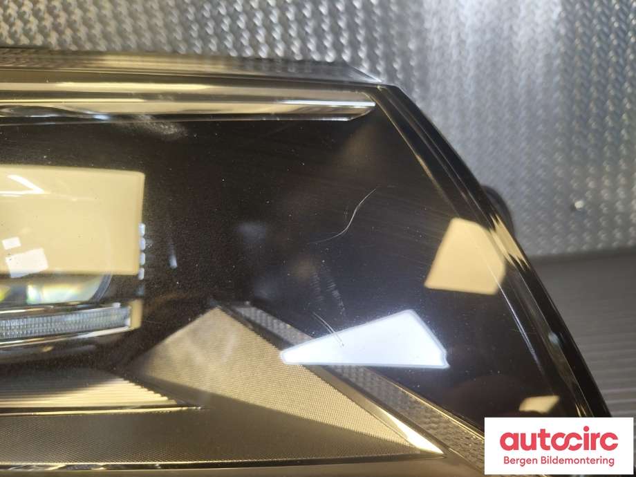 Frontlykt høyre halogen til VW Transporter / Caravelle 2019-->> (T6.1) (T6.1) (VOLKSWAGEN|7E1 941 774|)