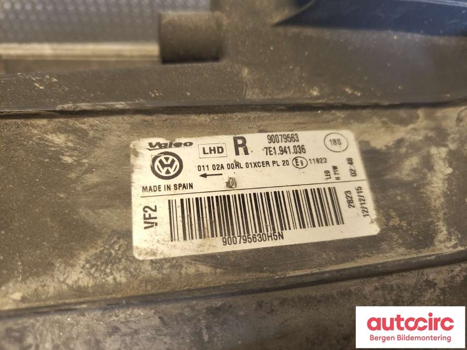 Frontlykt høyre halogen til VW Transporter / Caravelle 2015-2019 (T6) (T6) (VOLKSWAGEN|7E1 941 774|)