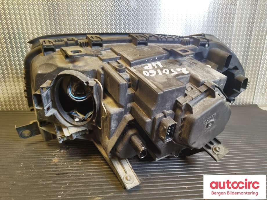 Frontlykt høyre xenon til BMW X3 2003-2006 (Fase 1) (E83) (E83) (BMW|63 12 3 418 388|)