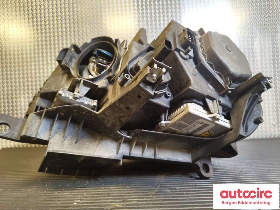 Frontlykt høyre xenon til BMW X3 2003-2006 (Fase 1) (E83) (E83) (BMW|63 12 3 418 388|)