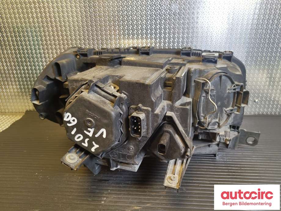 Frontlykt venstre xenon til BMW X3 2003-2006 (Fase 1) (E83) (E83) (BMW|63 12 3 418 387|)