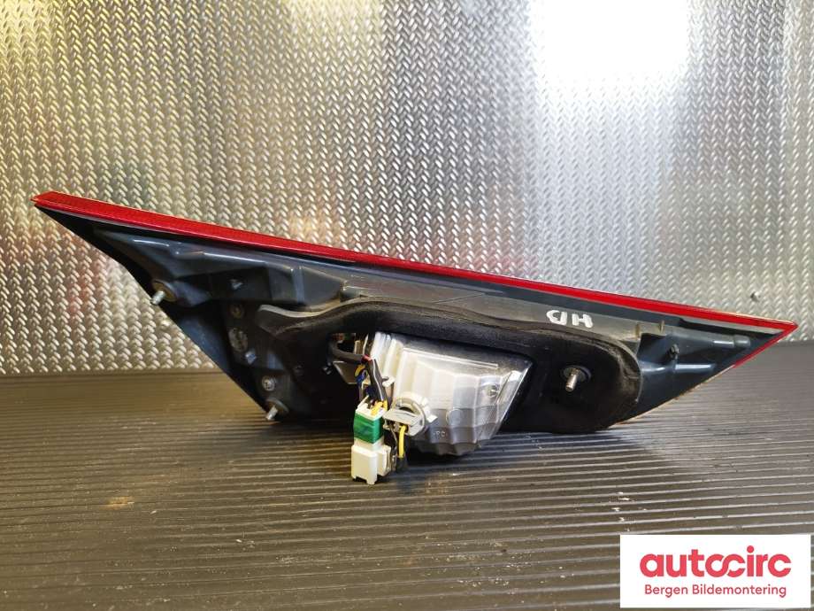 Baklykt høyre indre til Toyota Auris 2015-2019 (Type II, Fase 2)  (TOYOTA|8158102830|)