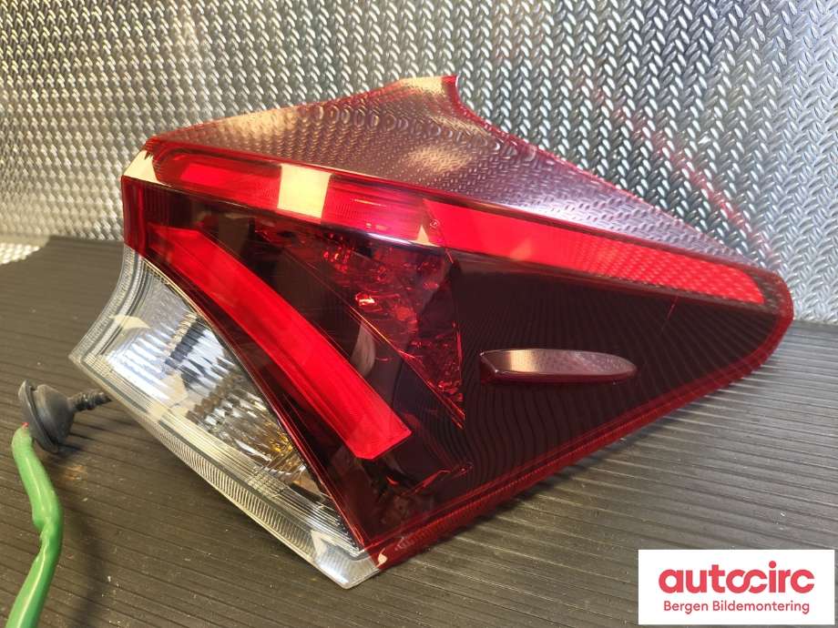 Baklykt høyre til Toyota Auris 2015-2019 (Type II, Fase 2)  (TOYOTA|8155102A61|)