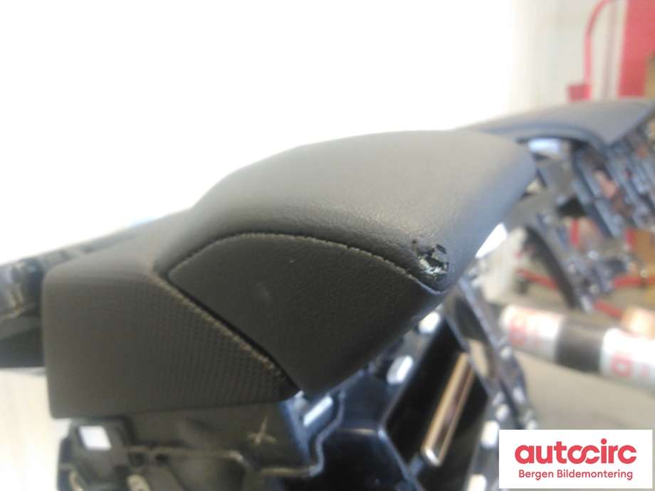 Dashbord til Porsche Taycan 2019-->>  (PORSCHE|9J1 857 003 AF|9J1 857 003 BM|)