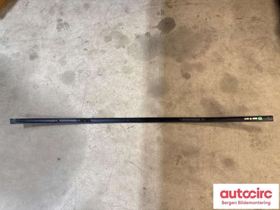 Lister til Porsche Taycan 2019-->>  (PORSCHE|9J1 854 526|)
