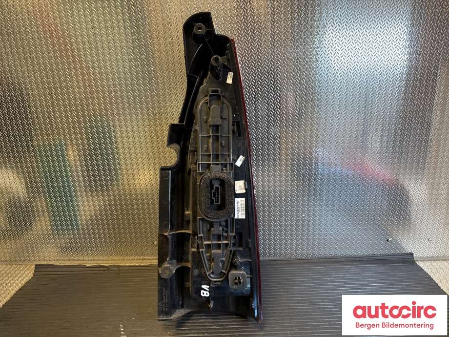 Baklykt venstre til Peugeot Partner 2015-2019 (Type II, Fase 2)  (PEUGEOT|16 800 227 80|96 772 051 80|)