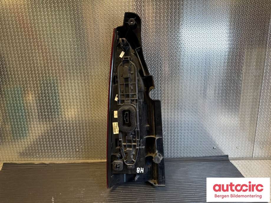 Baklykt høyre til Peugeot Partner 2015-2019 (Type II, Fase 2)  (PEUGEOT|16 800 225 80|96 772 050 80|)