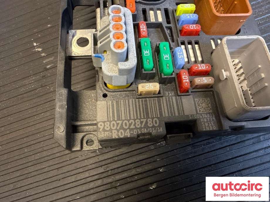 Sikringsboks til Peugeot Partner 2015-2019 (Type II, Fase 2)  (PEUGEOT|98 070 287 80|)