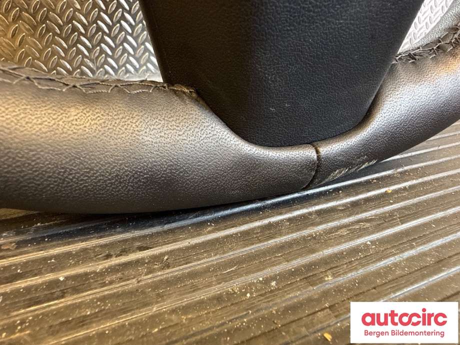 Ratt til Tesla Model Y 2021-2024 (Type I)  (TESLA|1626599-00-B|)