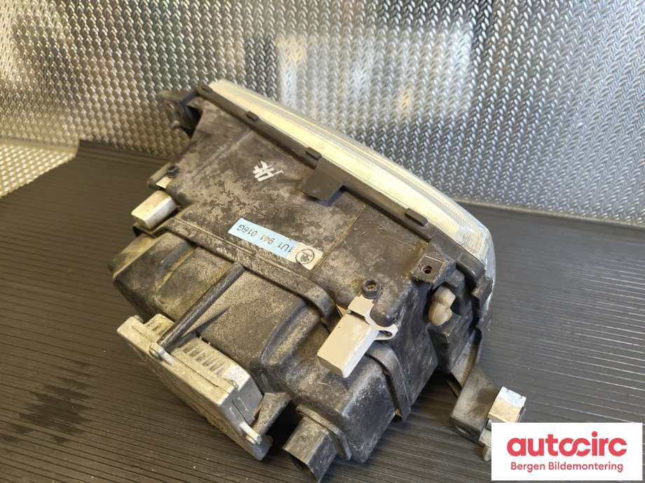 Frontlykt høyre xenon til Škoda Octavia 2000-2004 (Type I, Fase 2) (SKODA|1U1 941 018 Q||1U1 941 016 G)