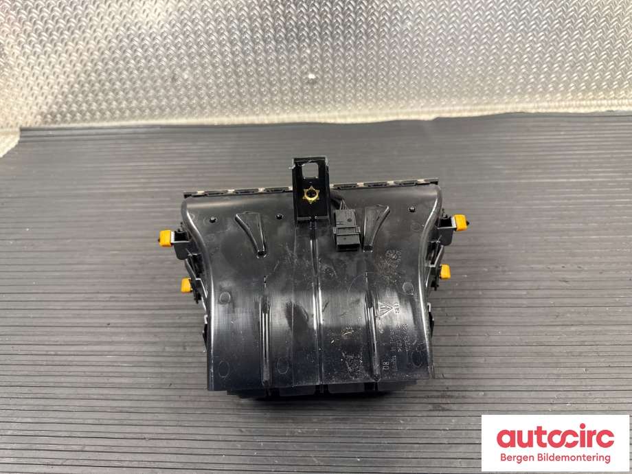 Dashbord friskluftdyse til Porsche Taycan 2019-->>  (PORSCHE|9J1 819 111 A|9J1 819 111 B|)