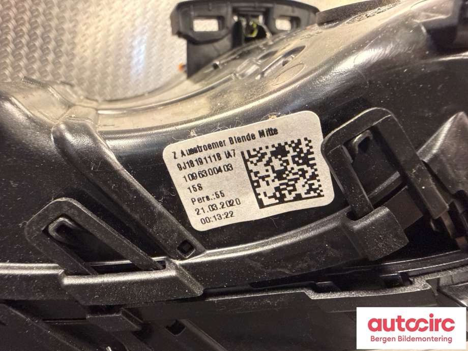 Dashbord friskluftdyse til Porsche Taycan 2019-->>  (PORSCHE|9J1 819 111 A|9J1 819 111 B|)