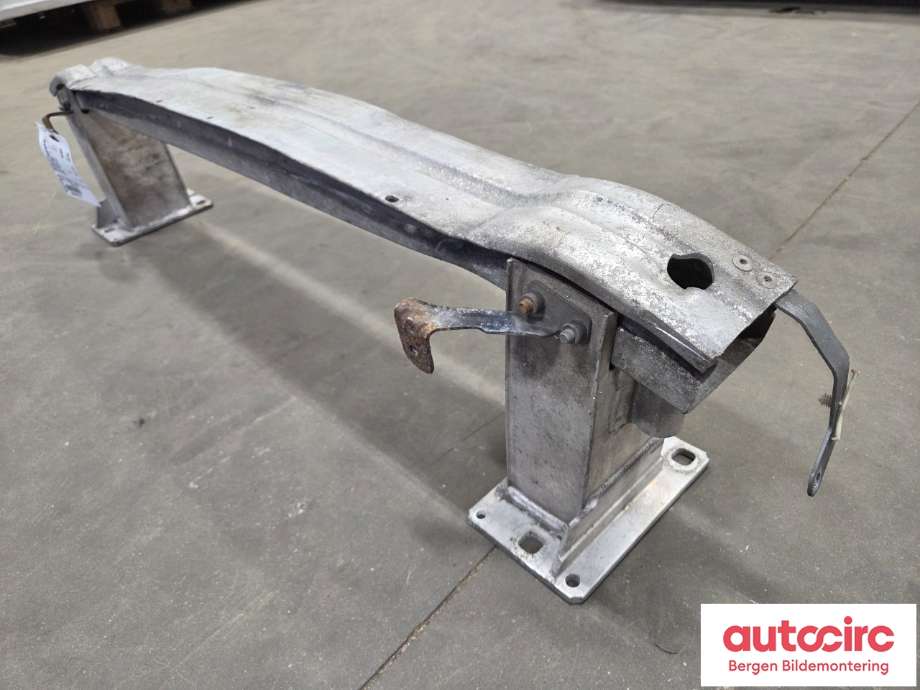 Støtfangerforsterkning foran til Audi A4 2007-2014 (Type IV) (B8) (B8) (AUDI|8K0 807 113 D|)