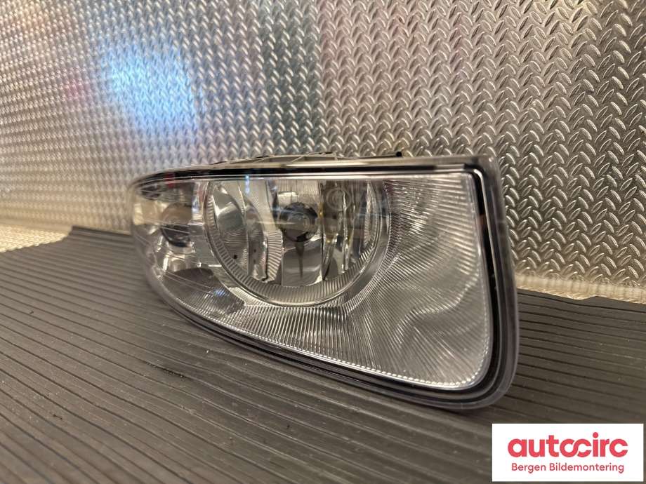 Tåkelykt høyre foran til Škoda Superb 2008-2015 (Type II)  (SKODA|3T0 941 702 A|)