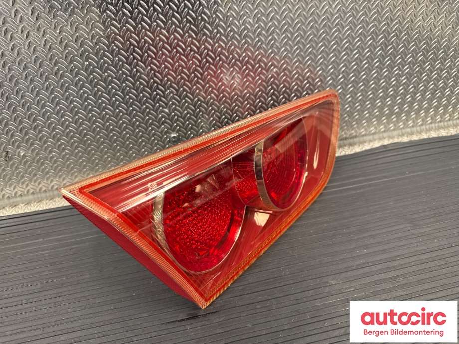 Baklykt venstre indre til Mitsubishi Lancer 2008-2017  (MITSUBISHI|8337A079|)