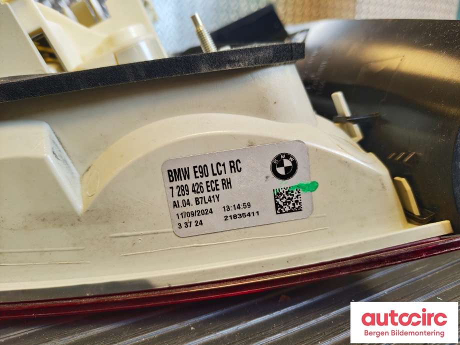 Baklykt høyre til BMW 3-Serie 2005-2011 (E90/E91/E92/E93) (E90/E91/E92/E93) (BMW|63 21 7 289 426|)