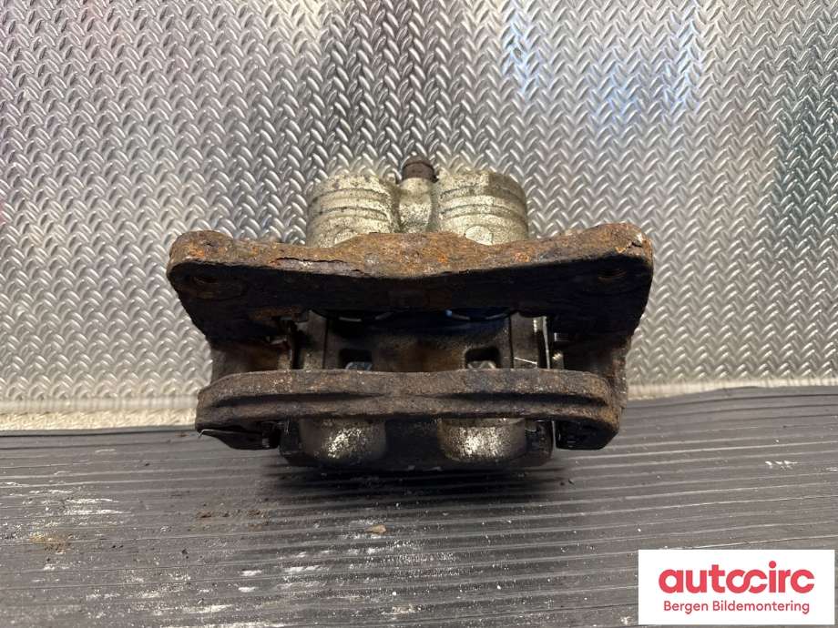 Bremsecaliper venstre foran til Subaru Impreza 2008-2012 (Type III)  (SUBARU|26292SC032|26292SC030|)