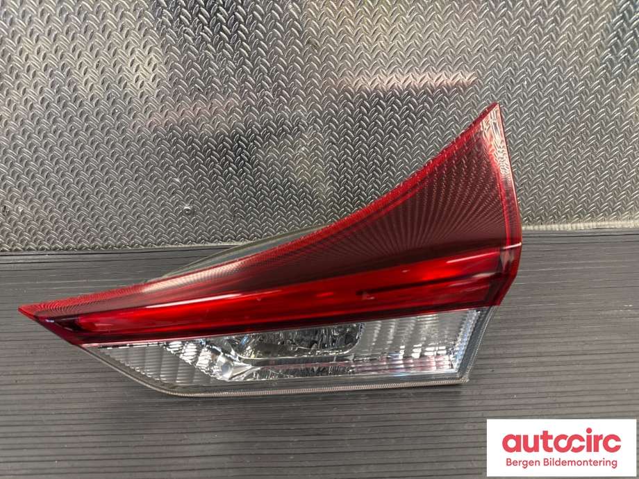 Baklykt høyre indre til Toyota Auris 2015-2019 (Type II, Fase 2)  (TOYOTA|8158102830|)