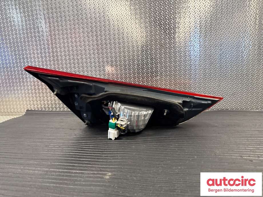 Baklykt høyre indre til Toyota Auris 2015-2019 (Type II, Fase 2)  (TOYOTA|8158102830|)