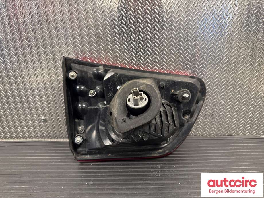 Baklykt høyre indre til Citroën C-Crosser 2007-2012  (CITROEN|6351 EJ|)