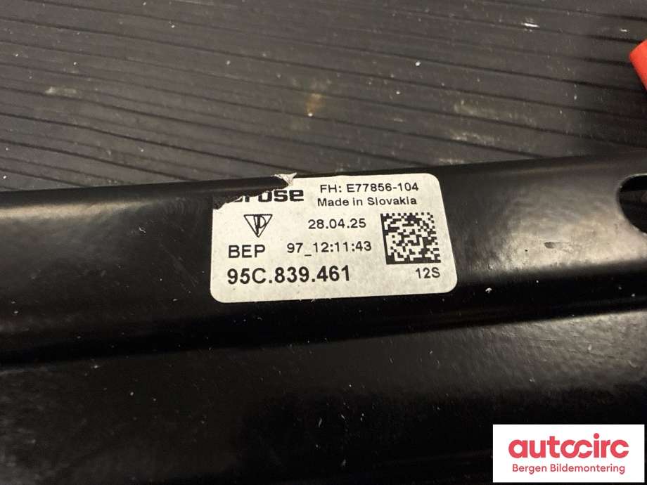 Ruteheis til Porsche Macan 2014-->> (95B) (95B) (PORSCHE|95C 839 461|)