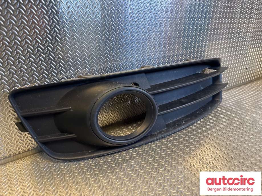 Grill til Audi A3 2009-2012 (Type II, Fase 2) (AUDI|8P0 807 682 F|)