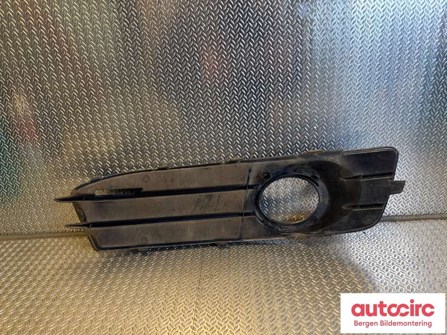 Grill til Audi A3 2009-2012 (Type II, Fase 2) (AUDI|8P0 807 682 F|)