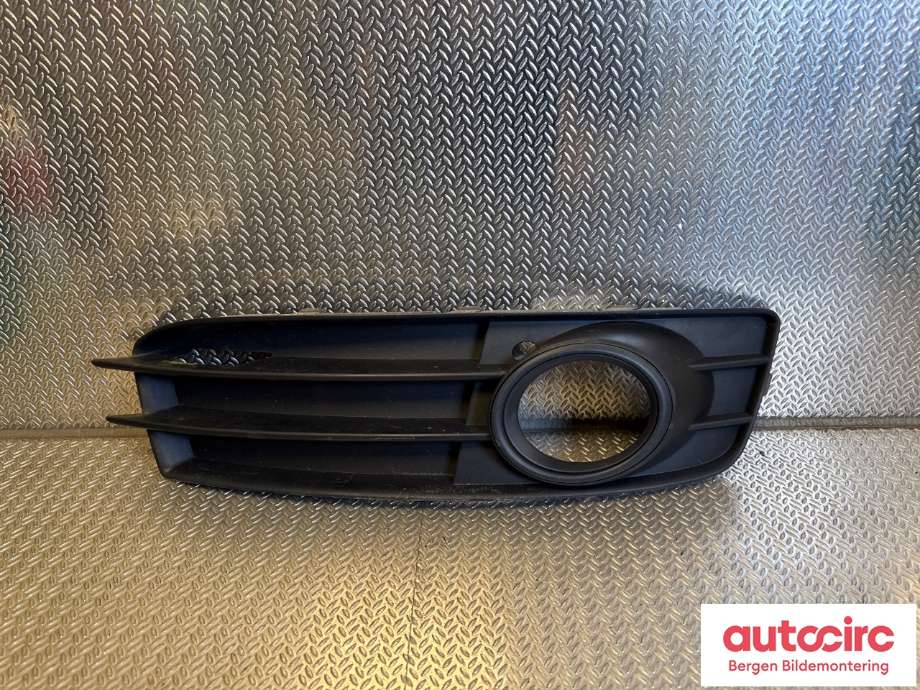 Grill til Audi A3, 2009-2012 (Type II, Fase 2) (AUDI|8P0 807 681 M)