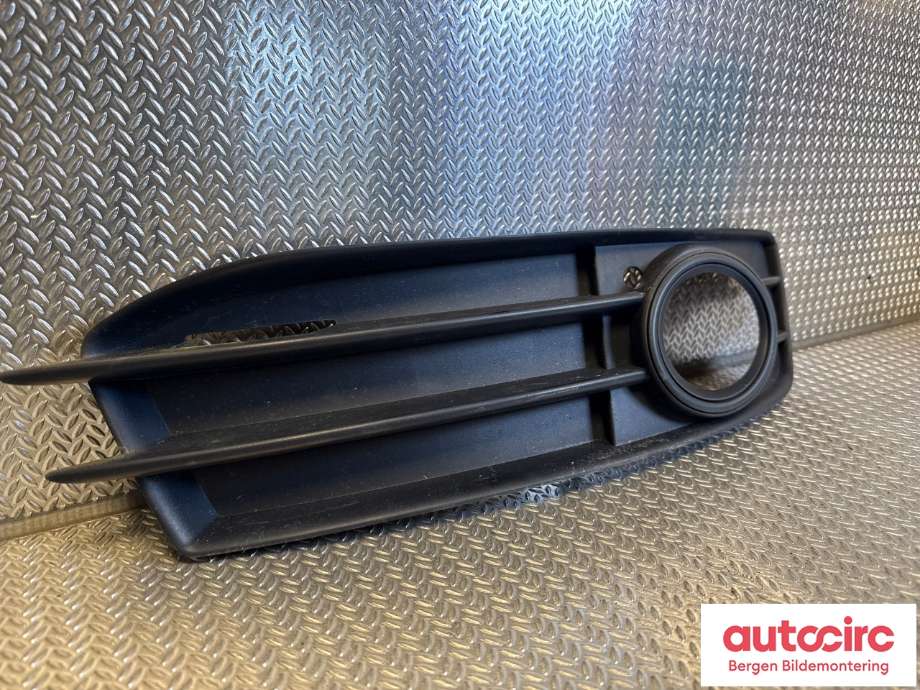 Grill til Audi A3 2009-2012 (Type II, Fase 2)  (AUDI|8P0 807 681 M|)