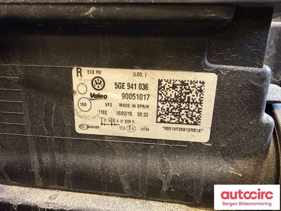 Frontlykt høyre halogen til VW e-Golf 2014-2017 (Fase 1)  (VOLKSWAGEN|5GE 941 774|)