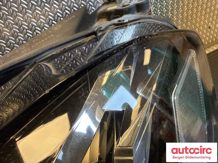 Frontlykt venstre halogen til VW e-Golf 2014-2017 (Fase 1)  (VOLKSWAGEN|5GE 941 773|)