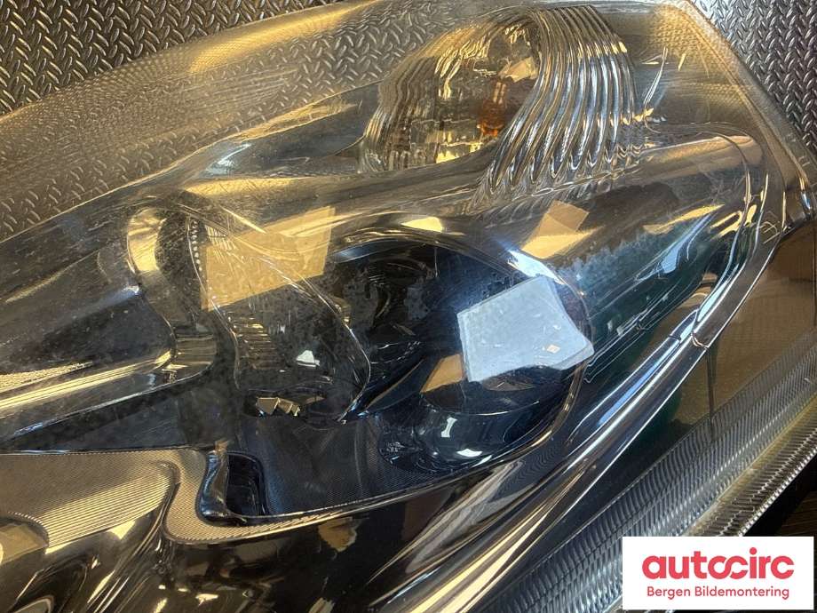 Frontlykt venstre halogen til Nissan Leaf 2011-2017 (Type I)  (NISSAN|260103NA3C|)