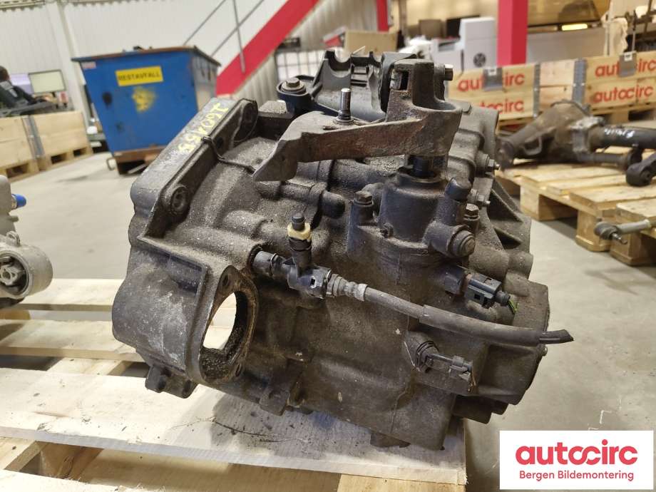 Girkasse manuell 6-trinn til VW Transporter / Caravelle 2009-2015 (Fase 2) (T5) (T5) (VOLKSWAGEN|0A5 300 012 L|0A5 300 046 P|)