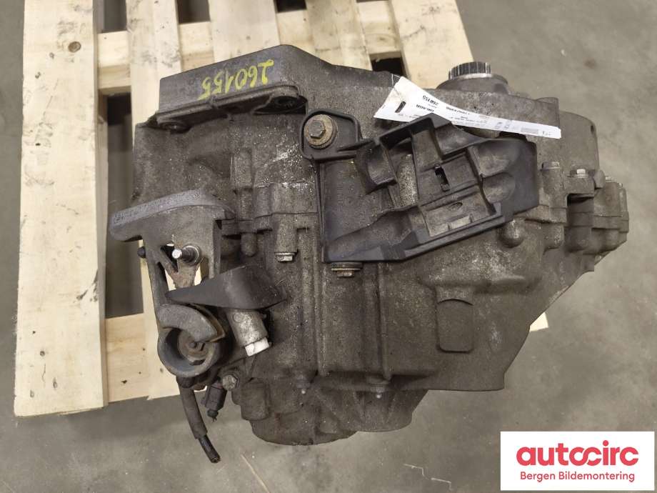 Girkasse manuell 6-trinn til VW Transporter / Caravelle 2009-2015 (Fase 2) (T5) (T5) (VOLKSWAGEN|0A5 300 012 L|0A5 300 046 P|)