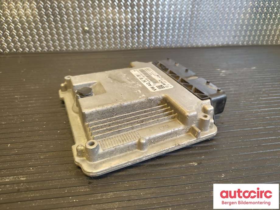 Styreenhet motor til VW Passat 2015-2019 (Fase 1) (B8) (B8) (VOLKSWAGEN|04E 906 023 BF|)
