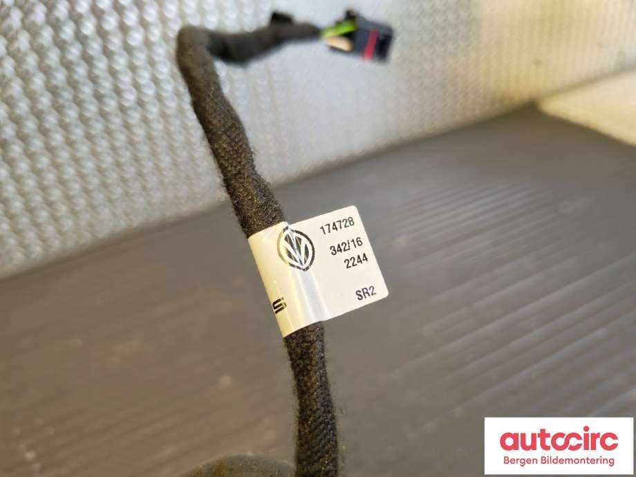 Baklukedemper til VW Passat 2015-2019 (Fase 1) (B8) (B8) (VOLKSWAGEN|3G9 827 851 B|)