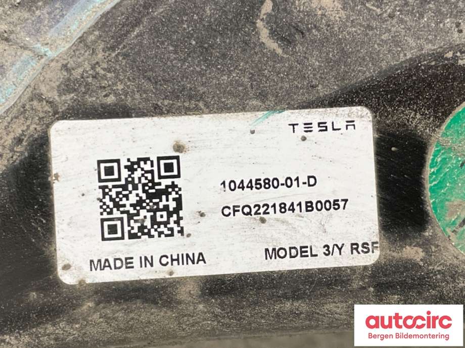 Travers bak til Tesla Model 3 2018-2023 (Fase 1)  (1044580-01-D)