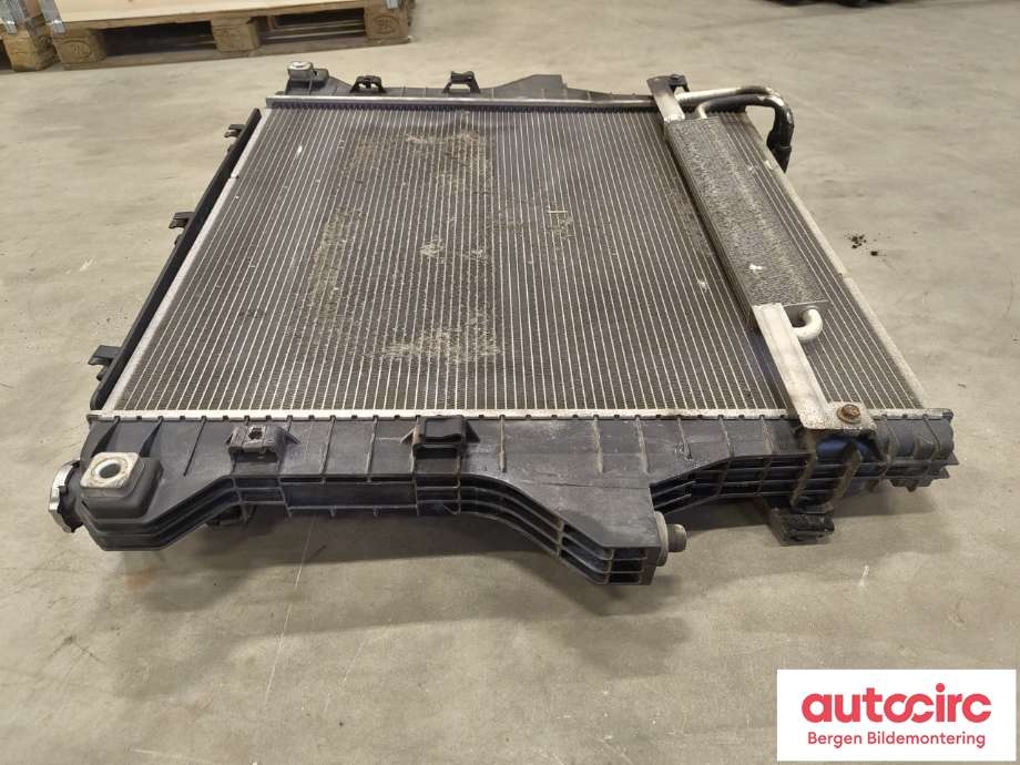 Radiator (automat gir) til Dodge Ram 2003-2008 (Type III)  (DODGE|52028900AC|52028912AD|)