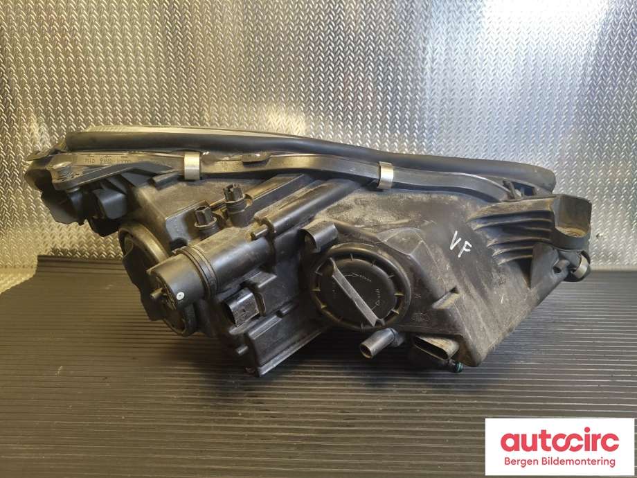 Frontlykt venstre xenon til Mercedes CLS 2004-2010 (C219) (C219) (MERCEDES|A 219 820 05 61|A 219 820 29 61|)