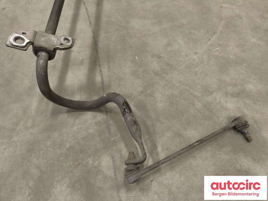 Stabilisatorstag foran til Mercedes Vito 2014-->> (W447) (W447) (MERCEDES|A 447 323 16 65|)