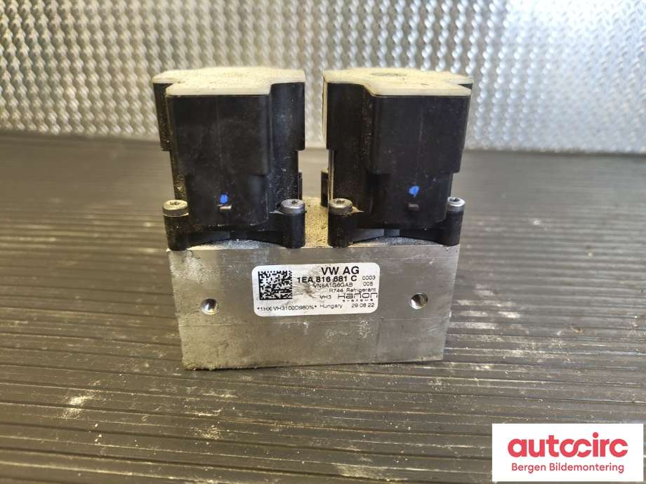 Diverse deler til VW ID.4 2020-->>  (VOLKSWAGEN|1EA 816 681 C|1EA 816 681 E|)