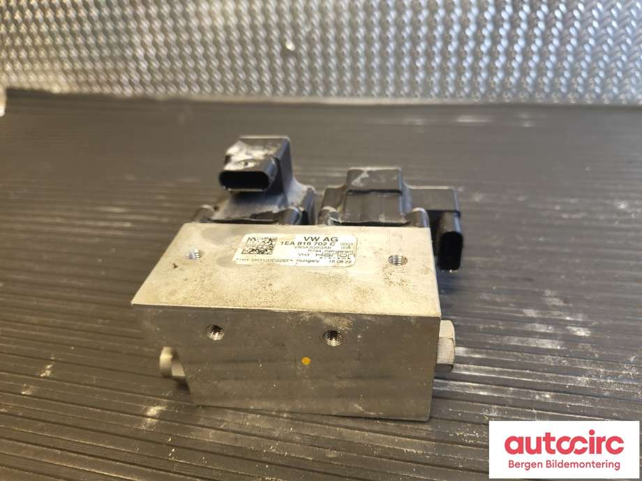 Diverse deler til VW ID.4 2020-->>  (VOLKSWAGEN|1EA 816 702 C|1EA 816 702 E|)